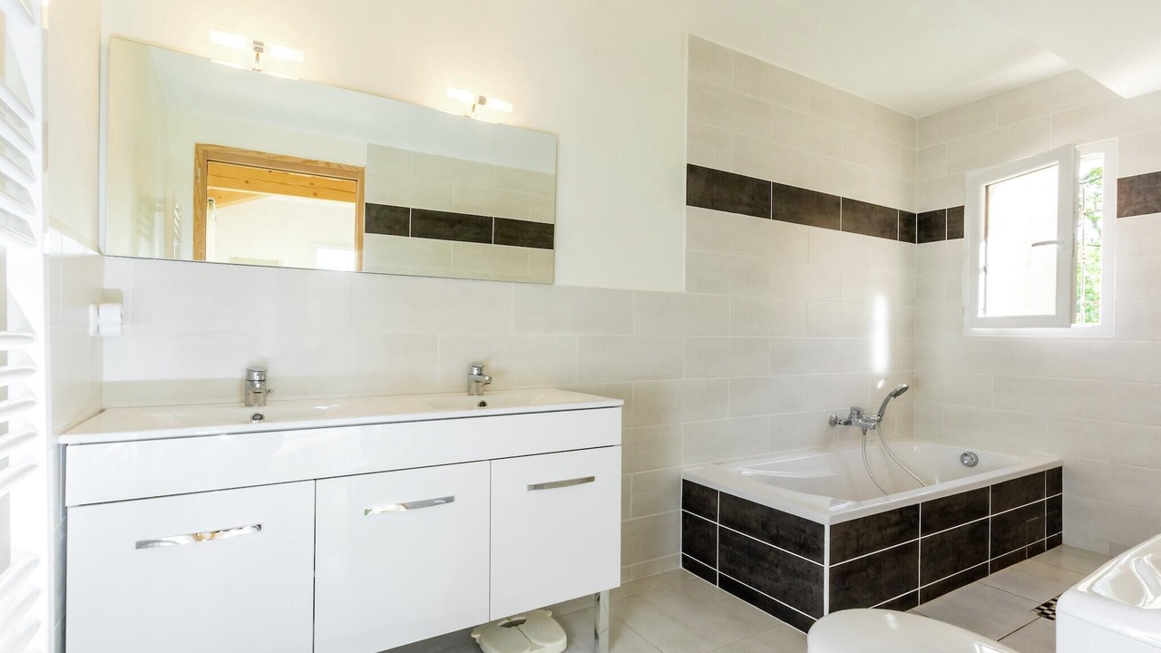Photo of Bathroom in Tourrettes