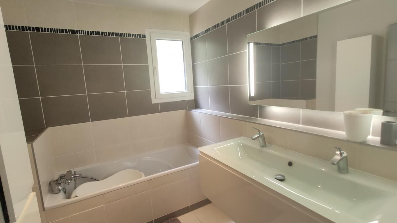 Photo of Bathroom in Pourrieres