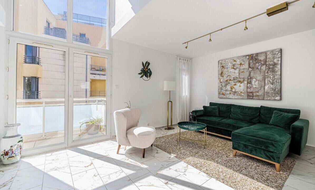 Photo of Livingroom in Prado - Republique