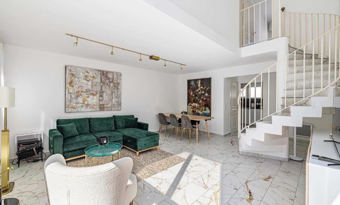 Photo of Livingroom in Prado - Republique