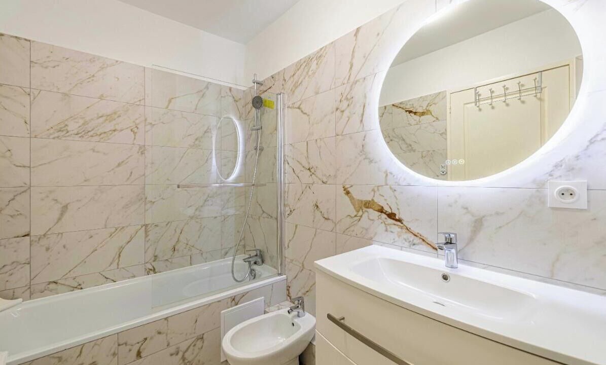 Photo of Bathroom in Prado - Republique