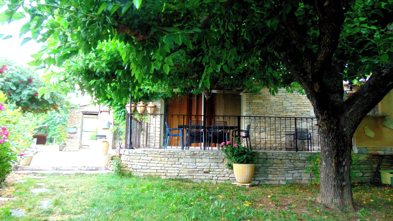 Photo of Patio Balcony in Revest-Saint-Martin