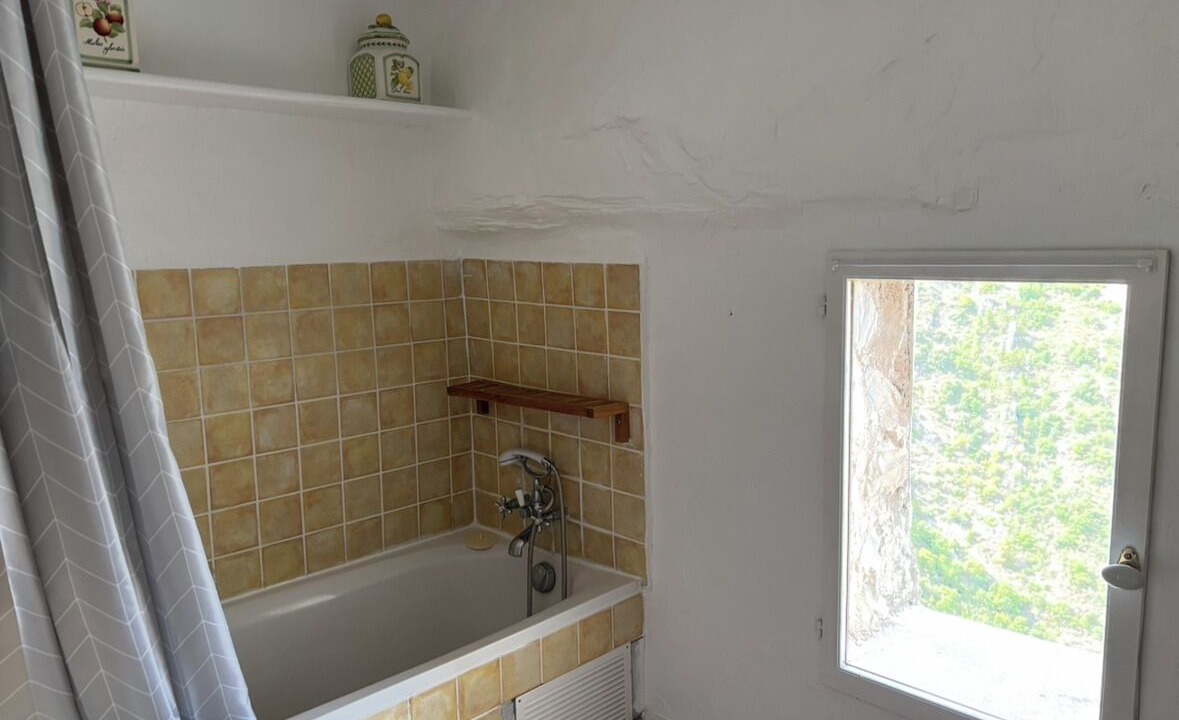 Photo of Bathroom in Bonson