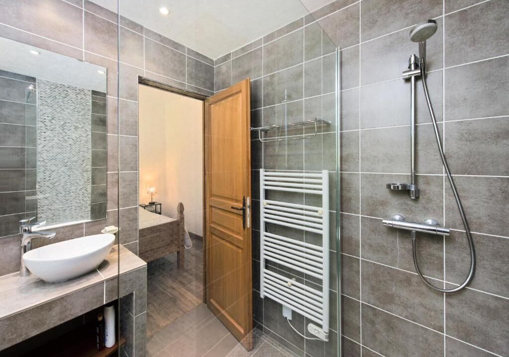 Photo of Bathroom in Flayosc