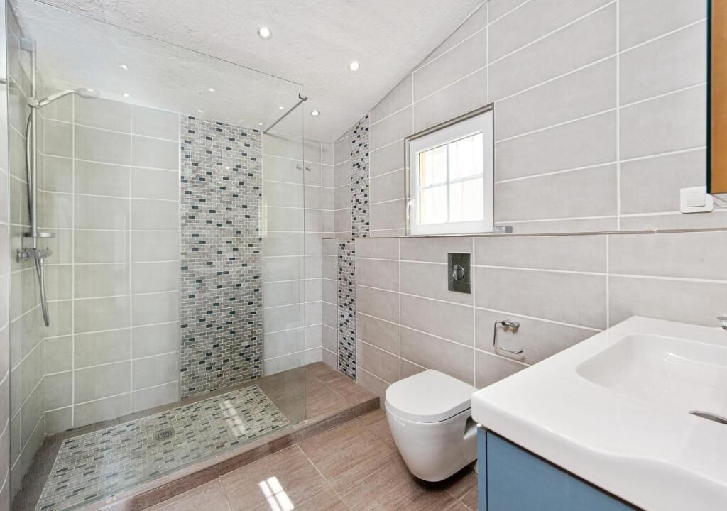 Photo of Bathroom in Flayosc