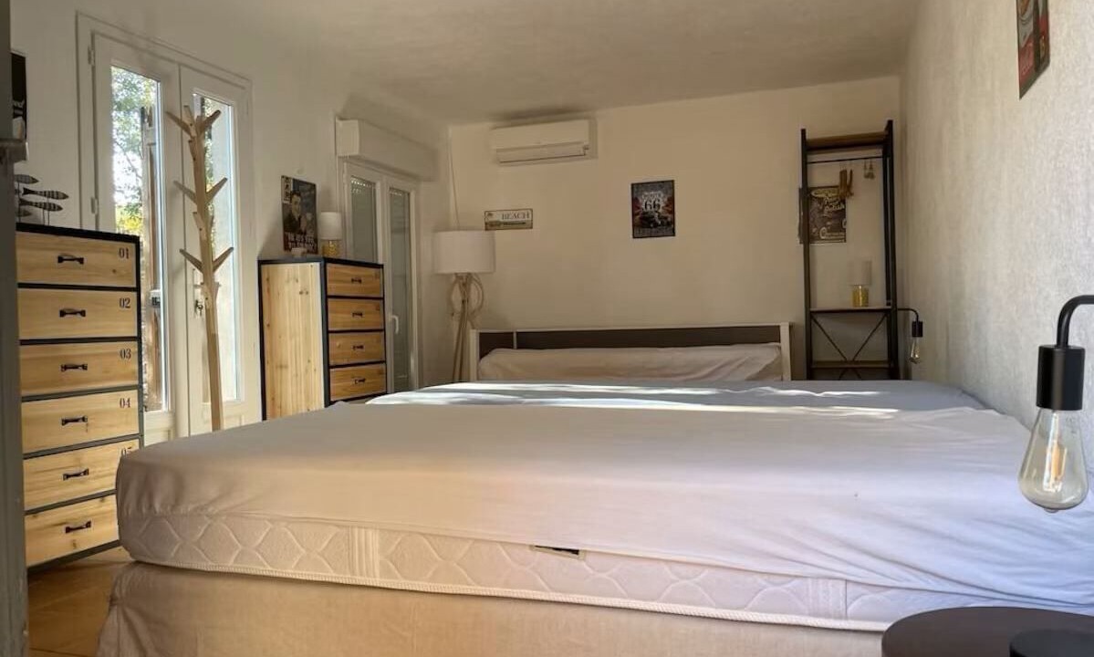 Photo of Bedroom in Entrecasteaux