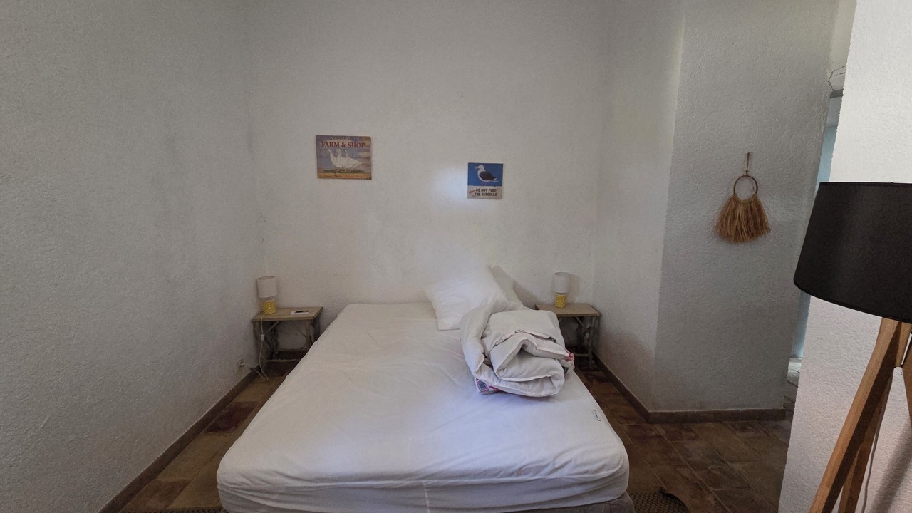 Photo of Bedroom in Entrecasteaux