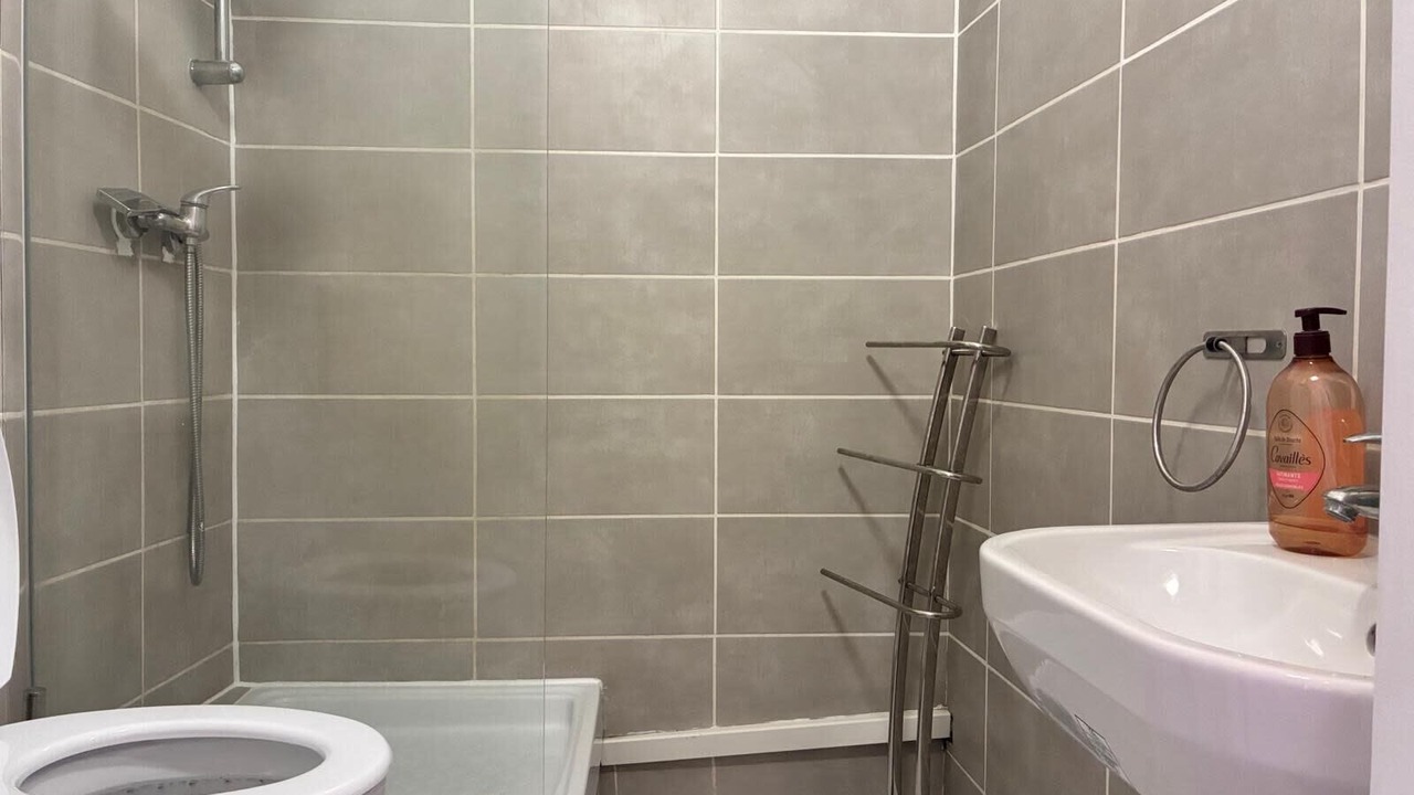 Photo of Bathroom in Avignon City Centre
