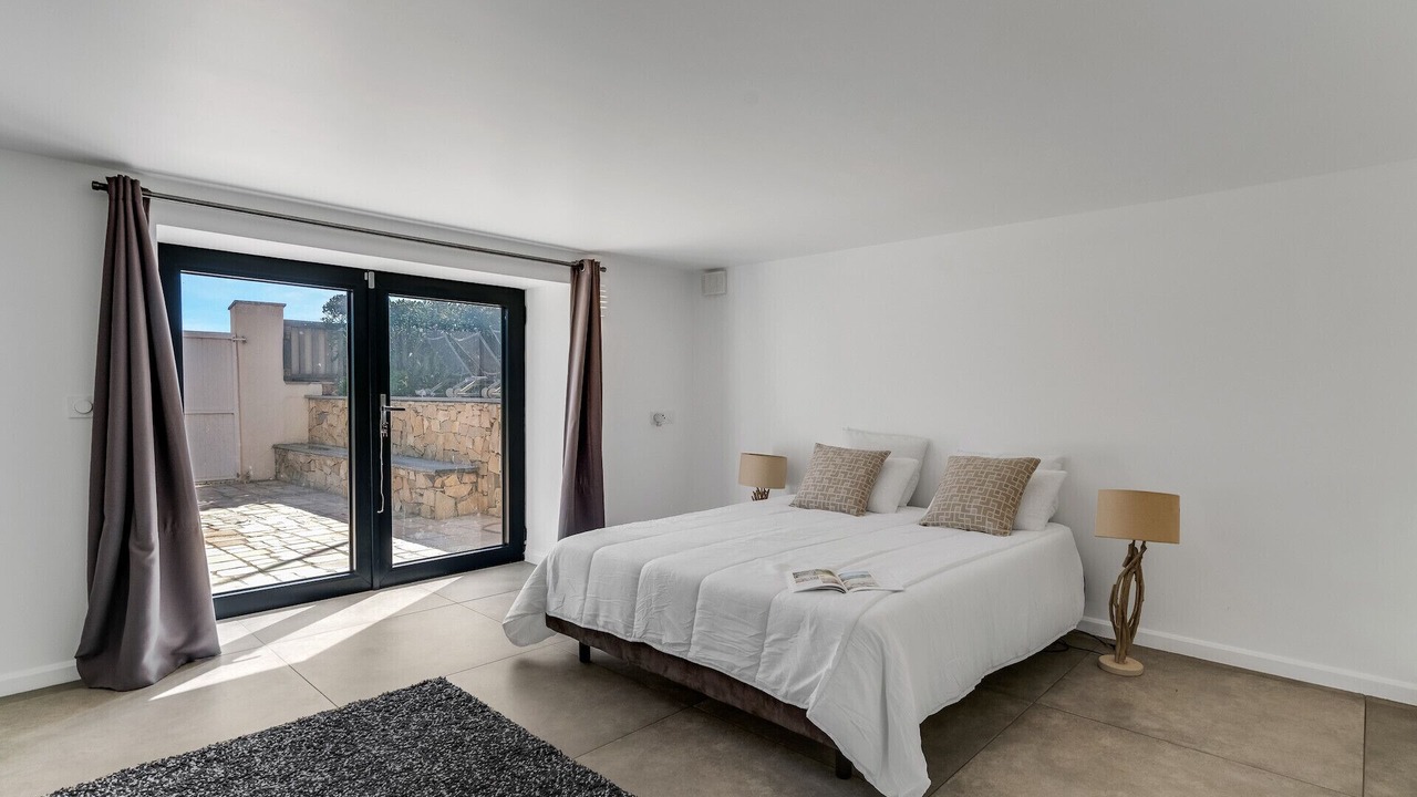 Photo of Bedroom in Saint-Aygulf
