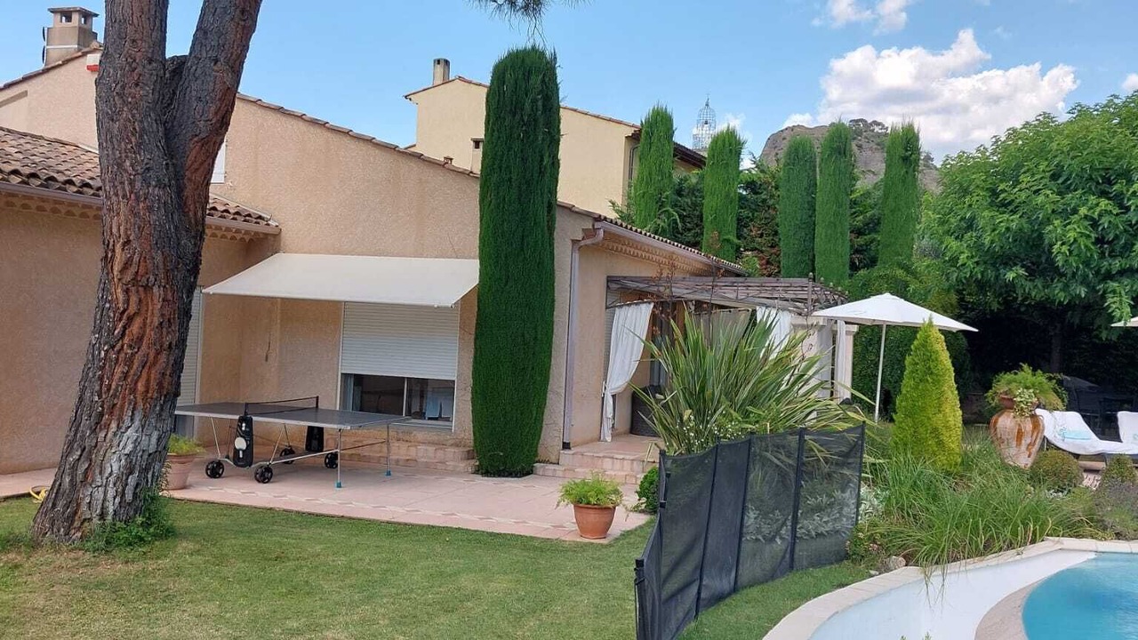 Photo of Patio Balcony in Les Mees