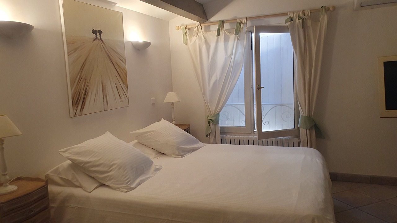 Photo of Bedroom in Les Mees