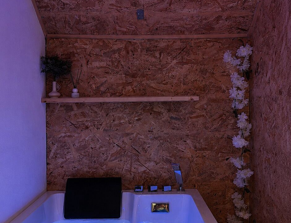 Photo of Bathroom in Liberation