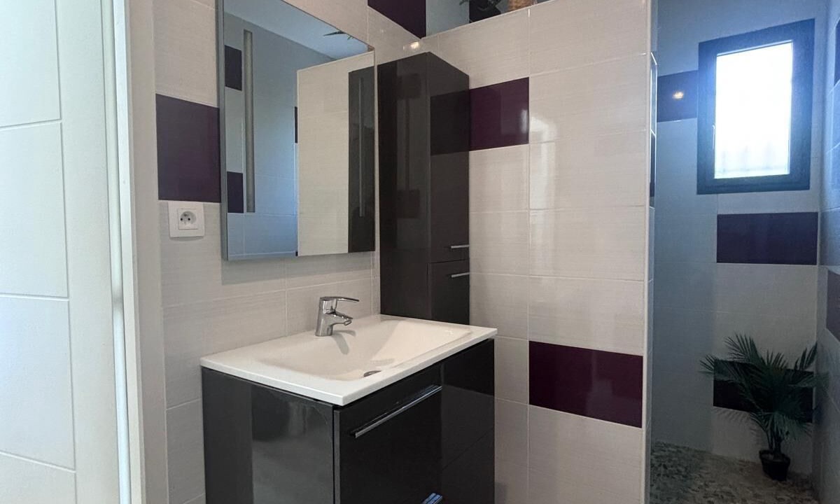 Photo of Bathroom in Teyran