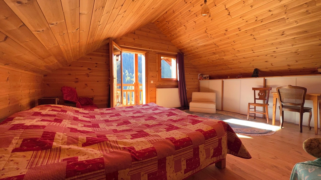 Photo of Bedroom in Molines-en-Queyras