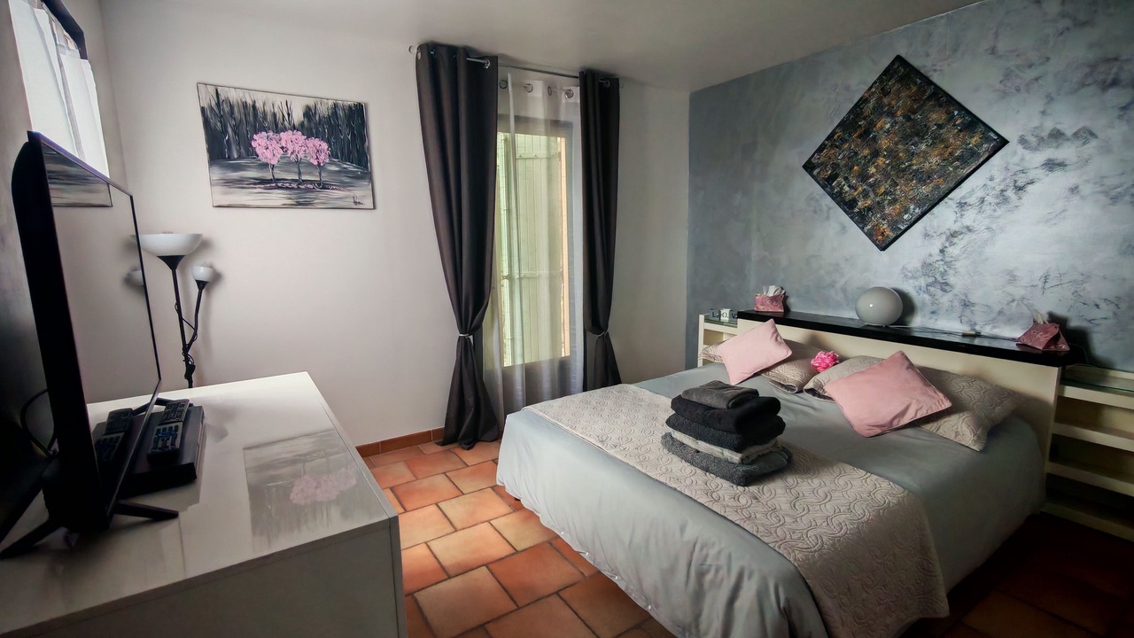 Photo of Bedroom in Toudon