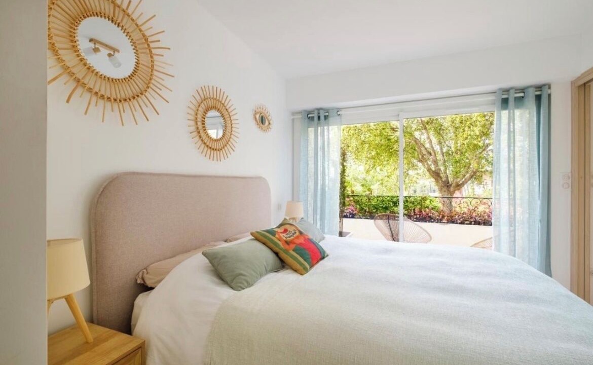 Photo of Bedroom in Espero-Pax