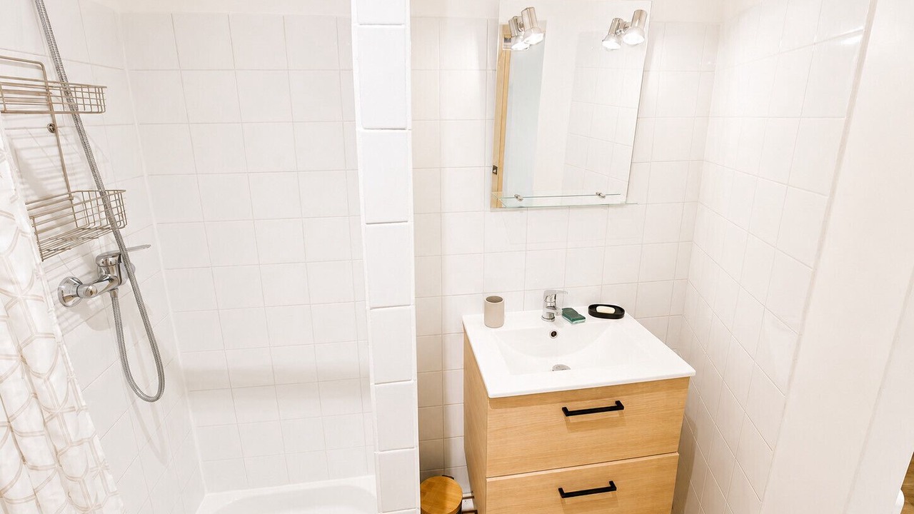 Photo of Bathroom in Nimes City Centre