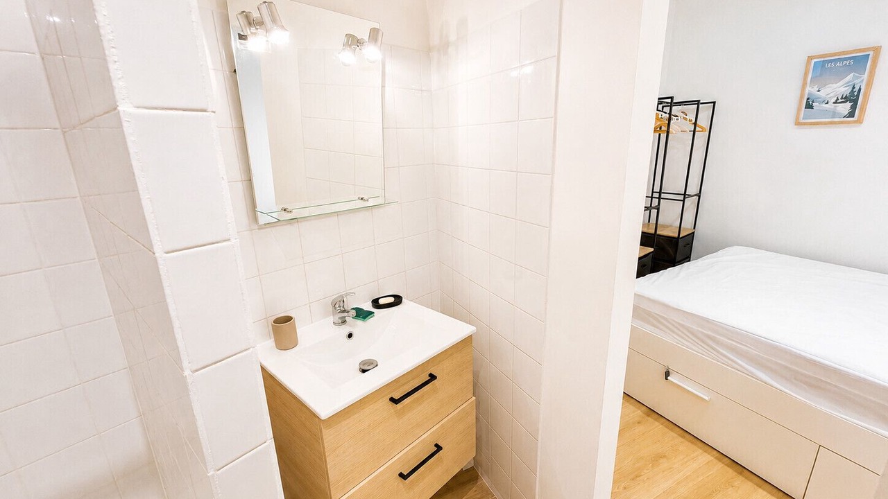 Photo of Bedroom in Nimes City Centre