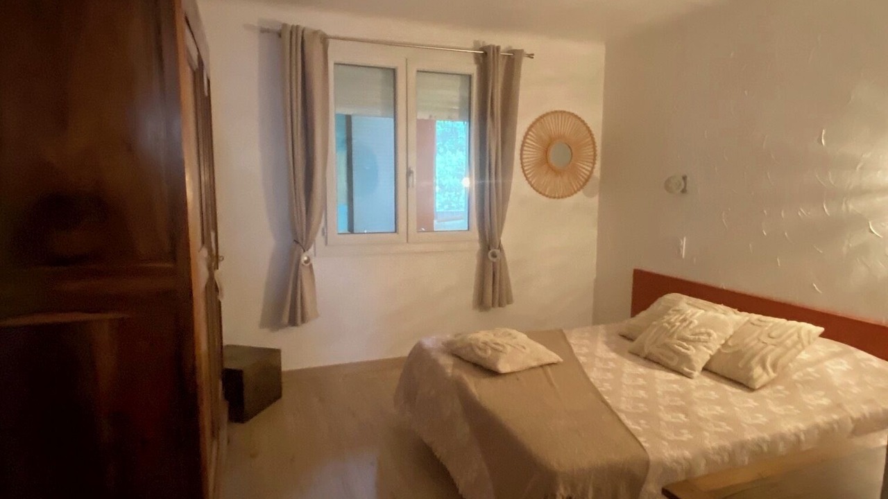 Photo of Bedroom in Saint-Saturnin-les-Avignon
