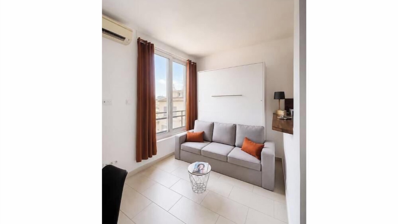 Photo of Livingroom in Prado - Republique