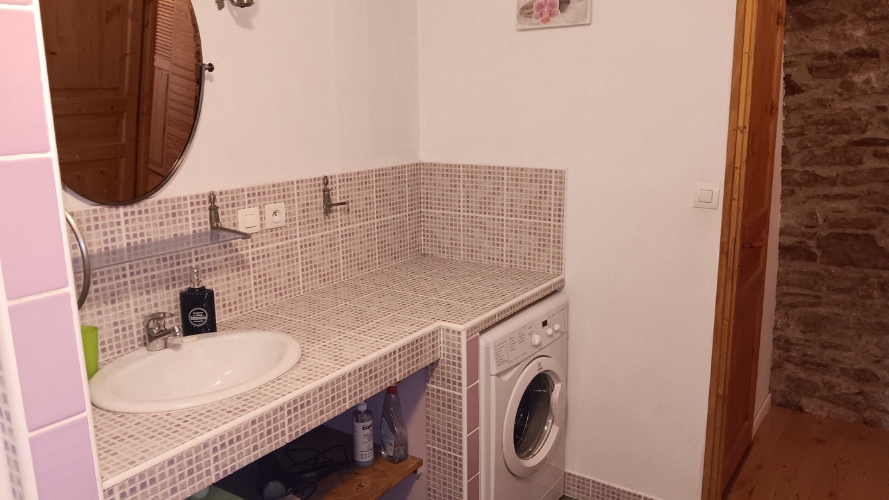 Photo of Bathroom in Saint-Beauzely