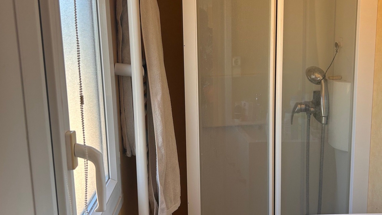 Photo of Bathroom in Eyragues