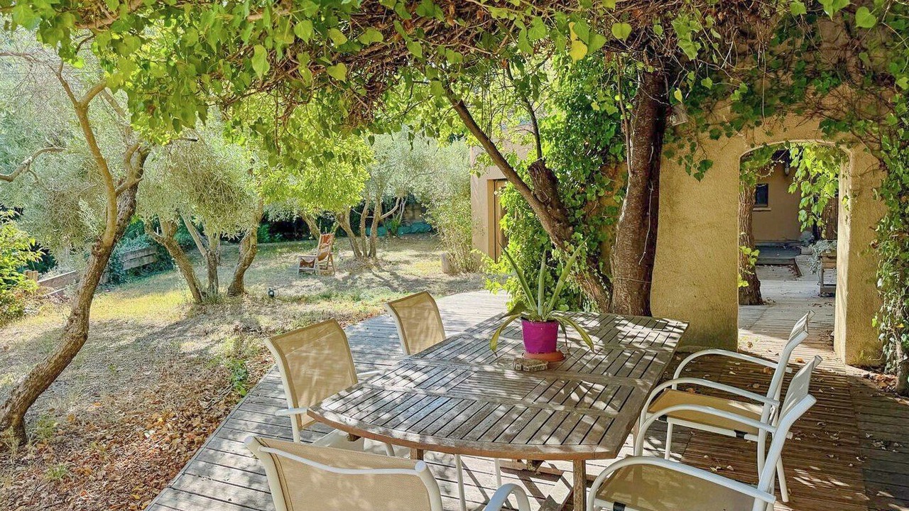 Photo of Outdoor in Cadenet