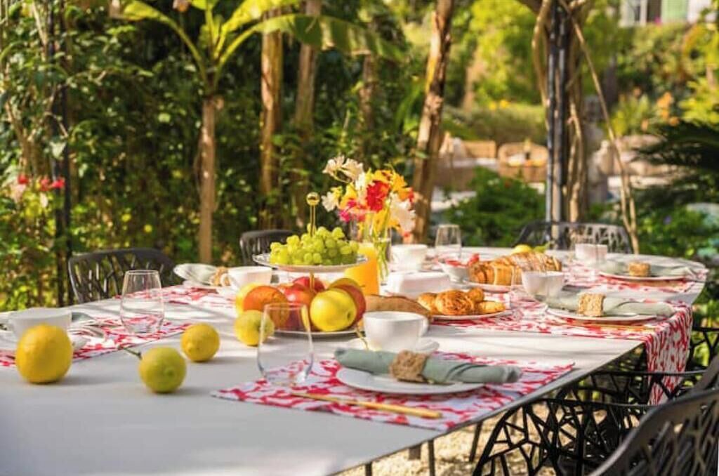 Photo of Outdoor in California - Pezou