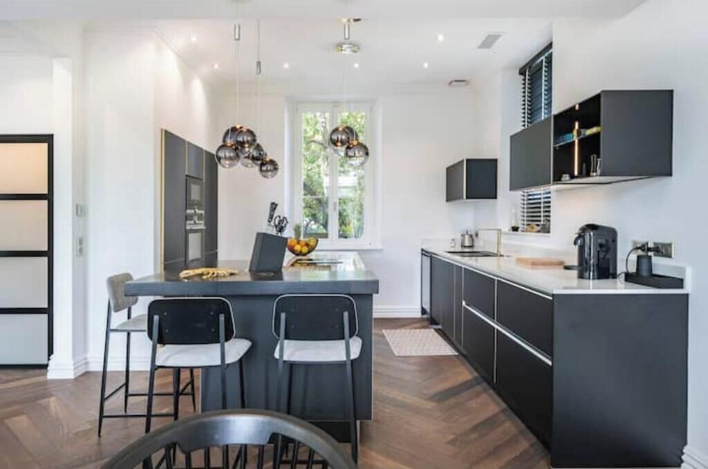 Photo of Kitchen in California - Pezou