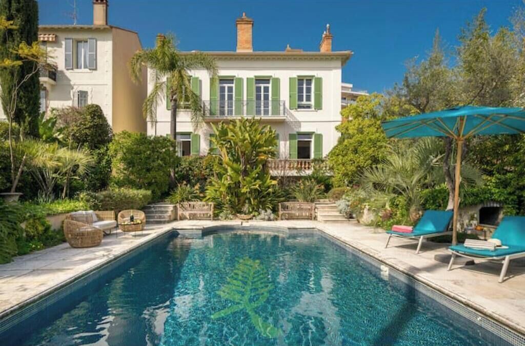 Photo of Outdoor in California - Pezou