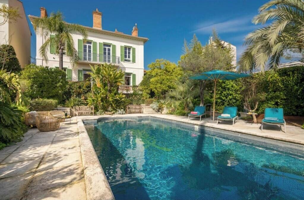 Photo of Outdoor in California - Pezou