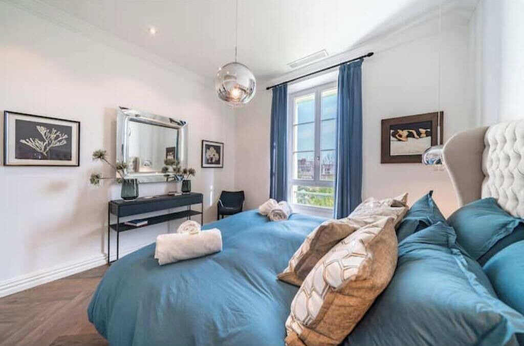 Photo of Bedroom in California - Pezou