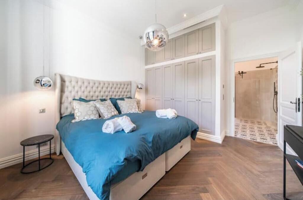 Photo of Bedroom in California - Pezou
