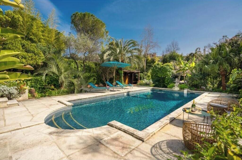 Photo of Outdoor in California - Pezou