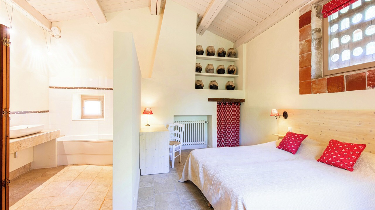 Photo of Bedroom in Saint-Antonin-du-Var