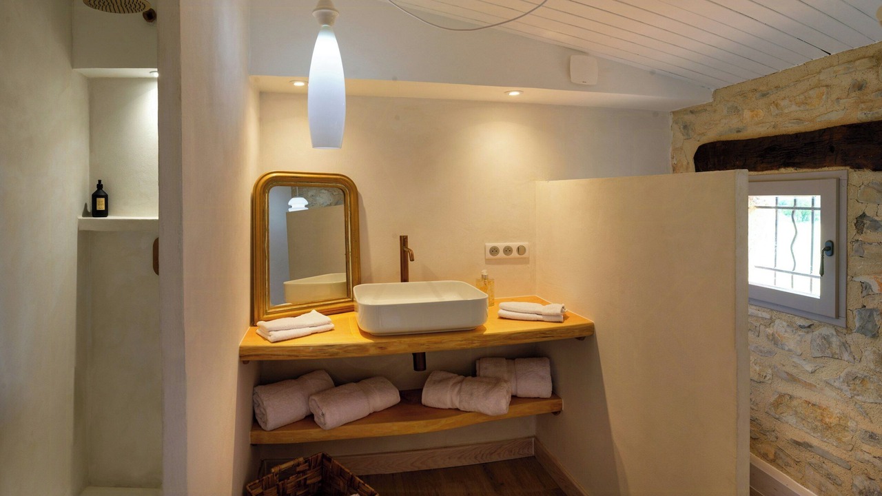 Photo of Bathroom in Chateauneuf-Val-Saint-Donat