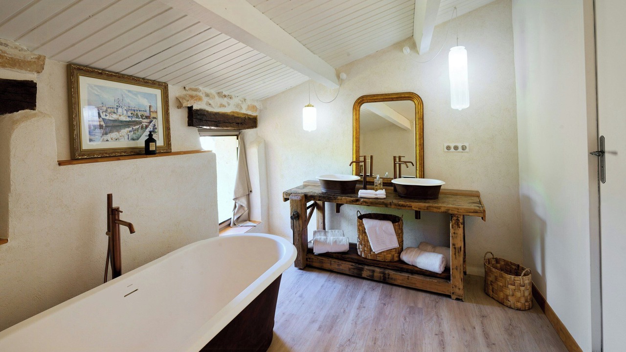 Photo of Bathroom in Chateauneuf-Val-Saint-Donat