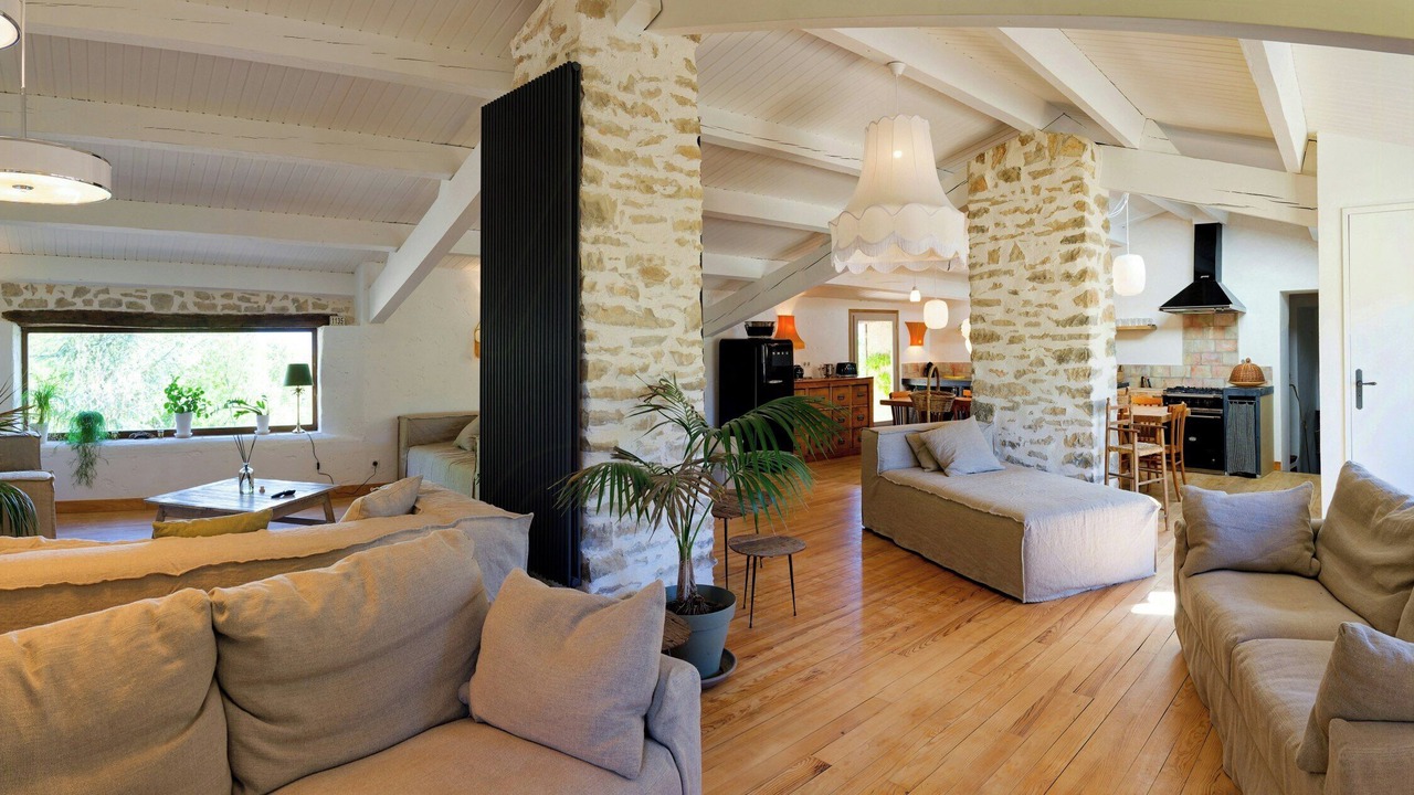 Photo of Livingroom in Chateauneuf-Val-Saint-Donat