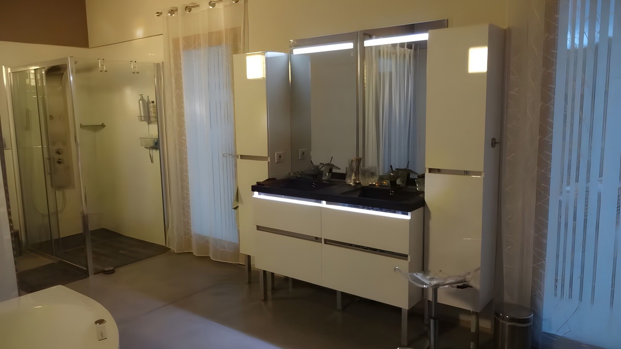 Photo of Bathroom in Thezan-des-Corbieres