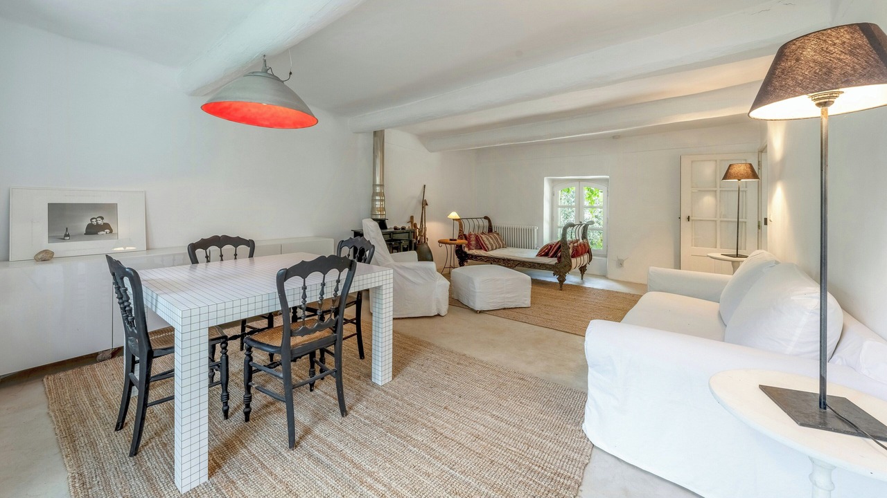 Photo of Livingroom in Apt