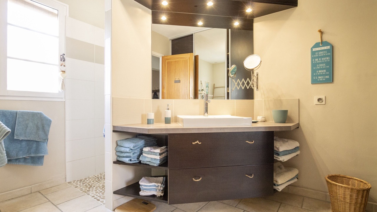 Photo of Bathroom in Eyragues