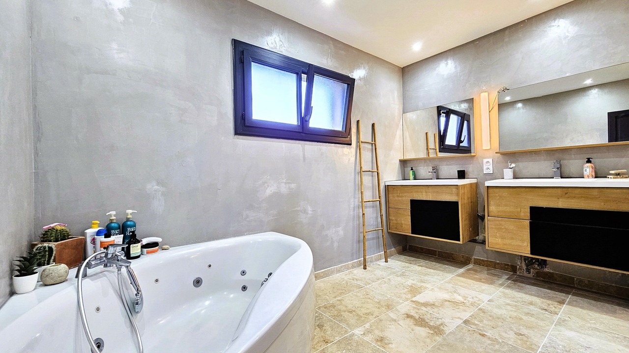 Photo of Bathroom in Croix-d'Argent