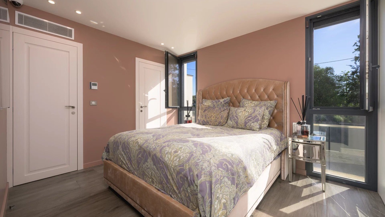 Photo of Bedroom in Biot