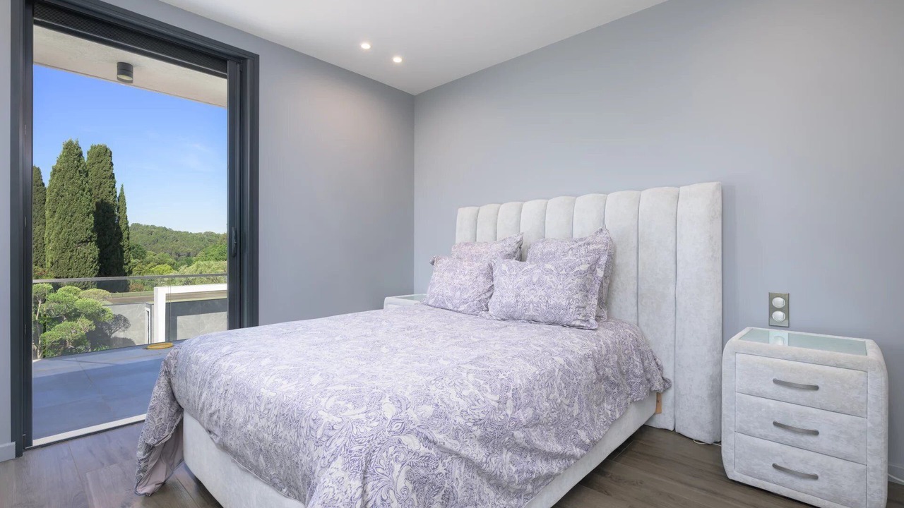 Photo of Bedroom in Biot