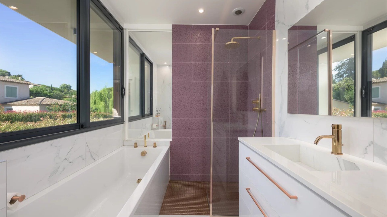 Photo of Bathroom in Biot