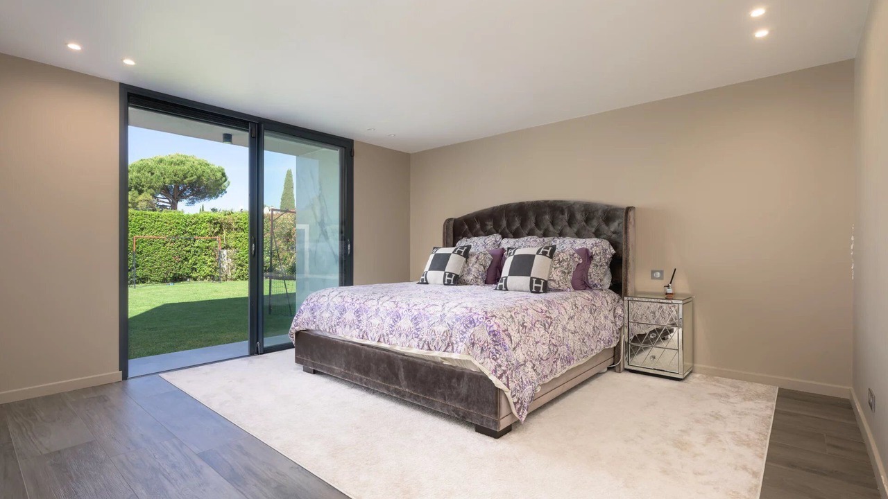 Photo of Bedroom in Biot