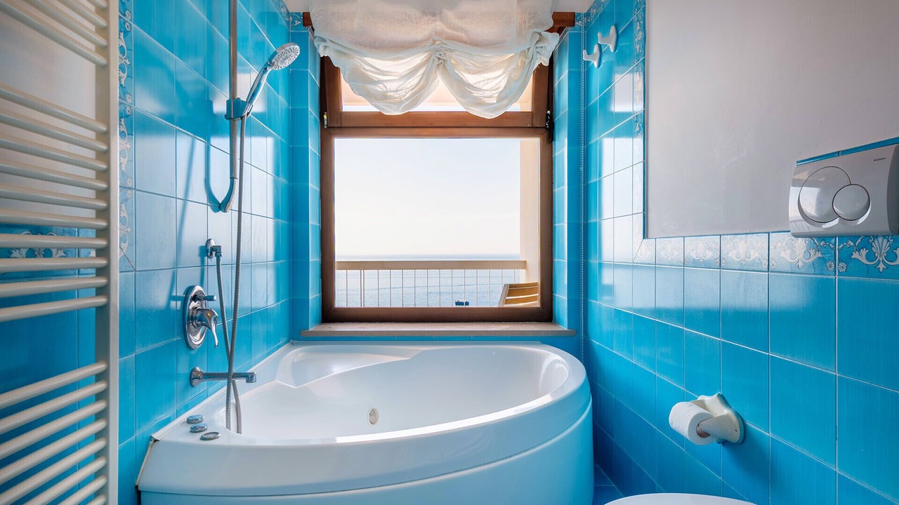 Photo of Bathroom in Sirenuse