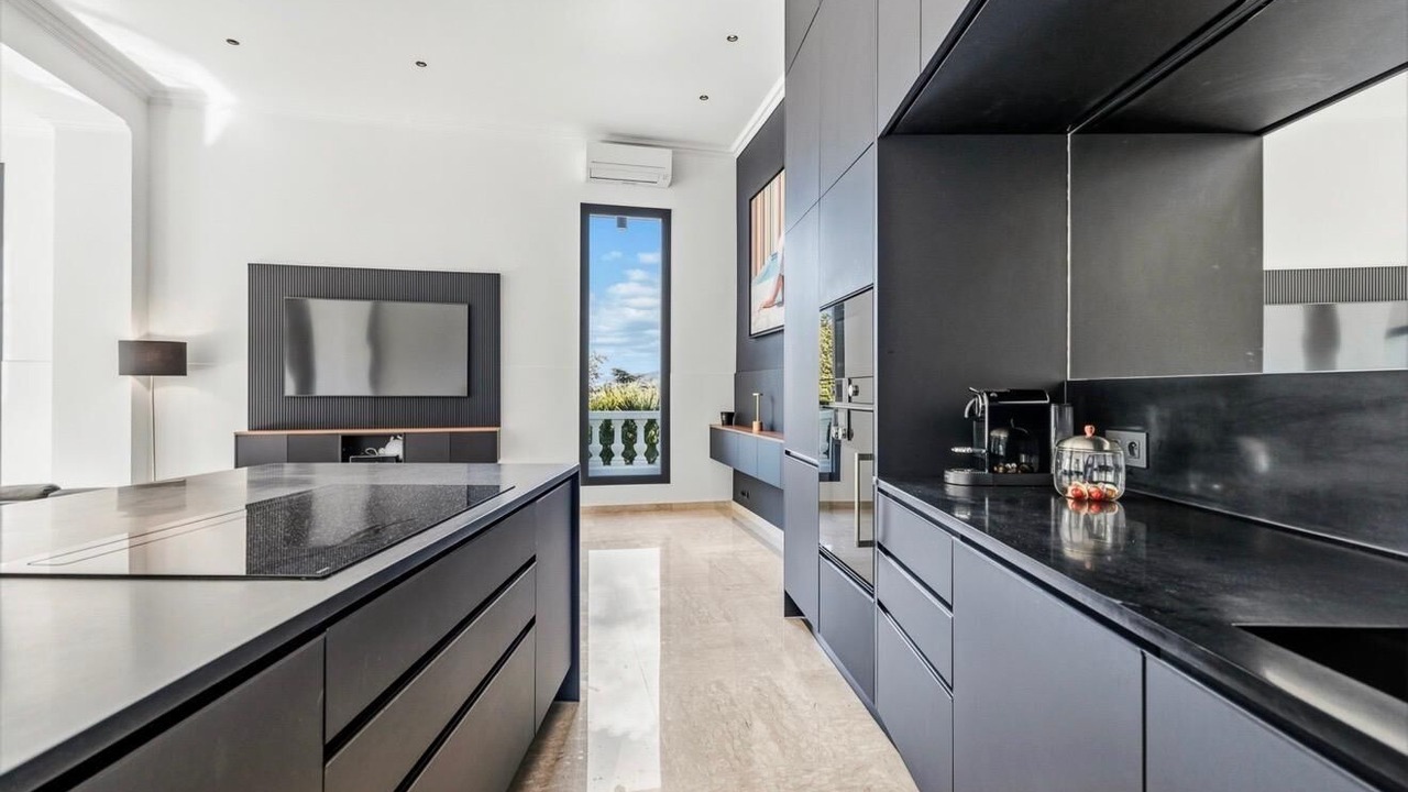 Photo of Kitchen in California - Pezou