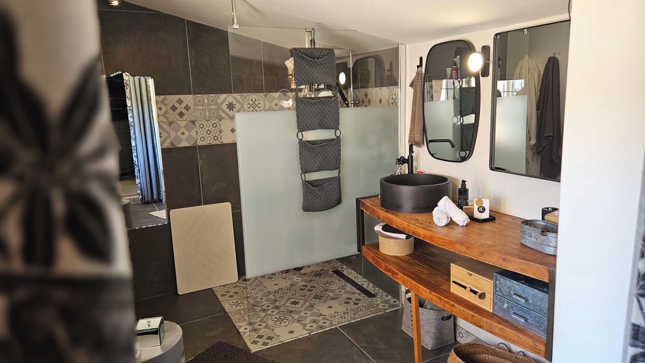 Photo of Bathroom in Roquefort-la-Bedoule