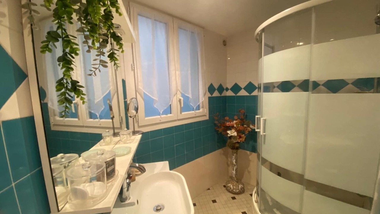 Photo of Bathroom in Gares